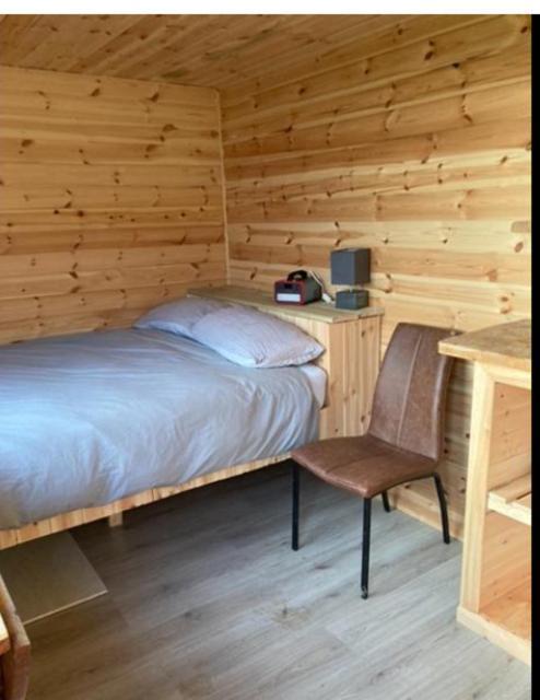 Off Grid Shepherds Hut Hotel Llansilin Екстериор снимка